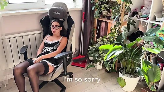 Daireyi Temizlemesi Için Bir Hizmetçi Tuttum... Ama Sonunda Onu Siktirdi