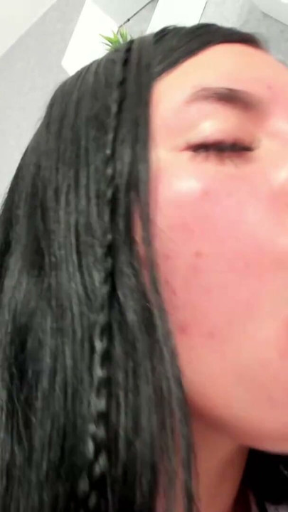 Colombian girl shows how experienced and nymphomaniac she is, after 8 hours of broadcast fucking her holes she needs more, she n | Clip 1