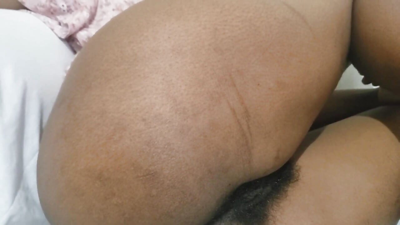 Sudaul sharir ke sath seksi chodne layak mammi ki gand - paripakv aatmvishvas, bari gand ki apil