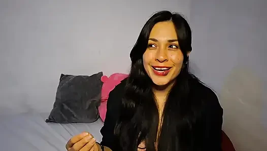 ASMR Roleplay Tu NOVIA te CUIDA