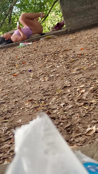 ay vecina te dejaste pillar dandote dedo en ese coño ajajajaj que ricoo como se masturba