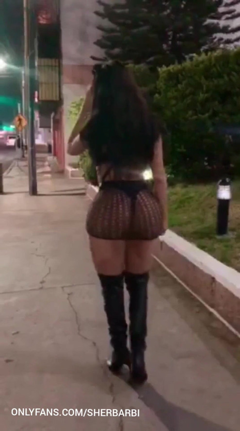 I SHOW MY ASS IN PUBLIC AND I LIKE TO BE SEEN | Clip 1