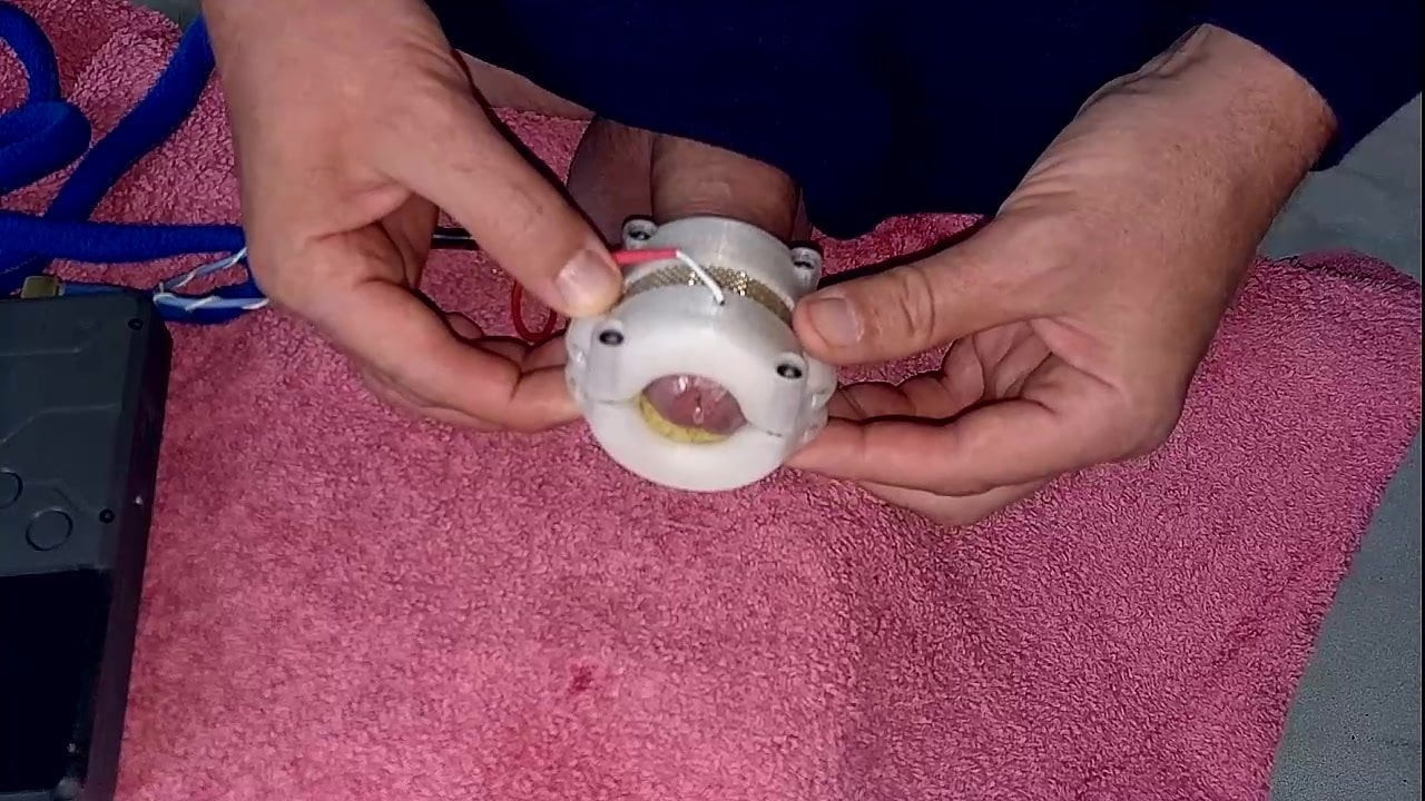 Quick estim cumshot with 3rdh and softy