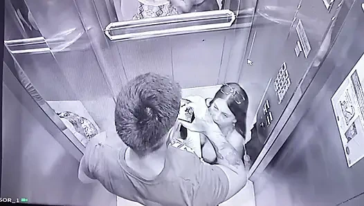 Real amateur threesome on the elevator