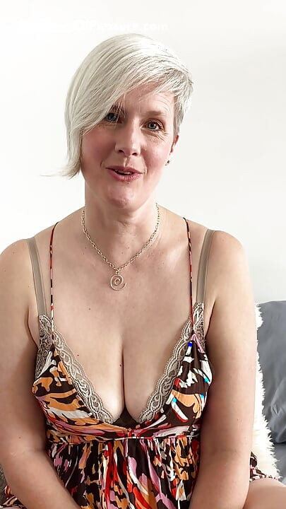 Alone with my Best Friend's Mom - Hot MILF JOI Countdown