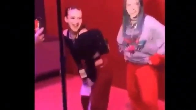 Fan grinding on Billie eilish