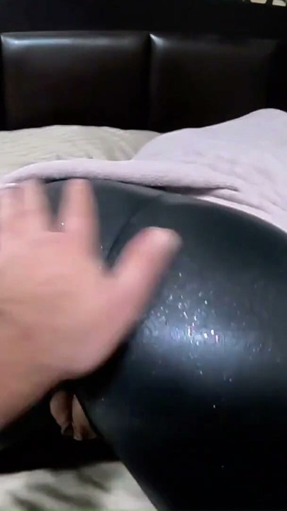 Bruin leren dominante vrouw lookalike twist. Diep in de keel, op zijn hondjes en creampie | Clip 1