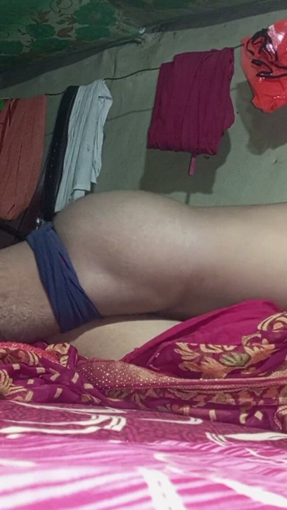 The maid and the farm laborer both had a tremendous sex with the Bhabhi | Clip 1