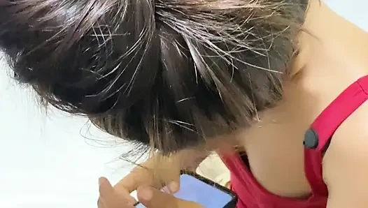 Seorang gadis berusia 18 tahun yang telah berselingkuh dengan Titus