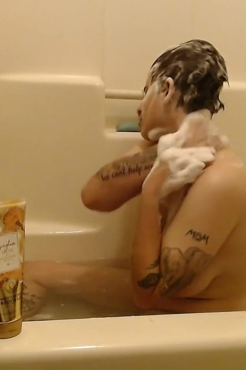 Pelo corto sexy con champú