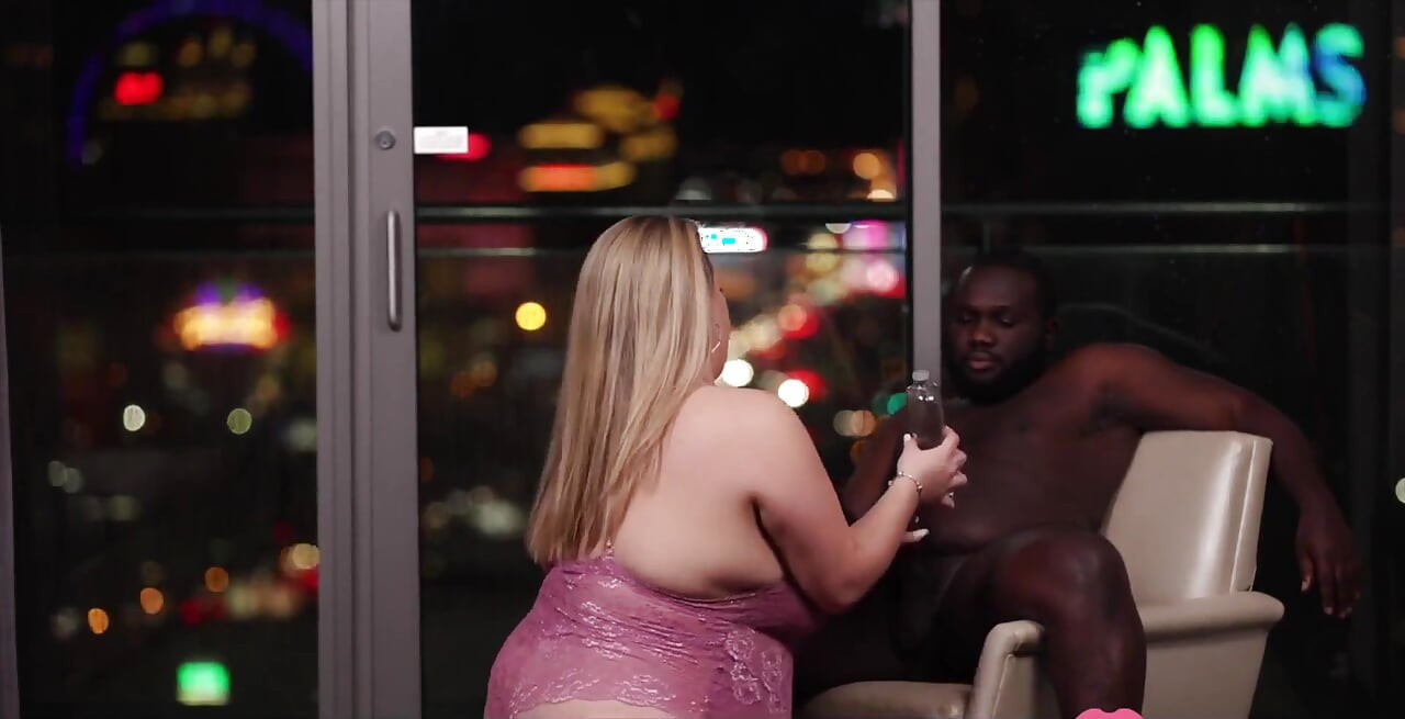 Masturbación con la mano en Vegas con bbc