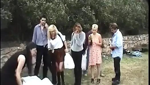 Hot groupsex orgy outdoor for a group of swinger friends in vacations