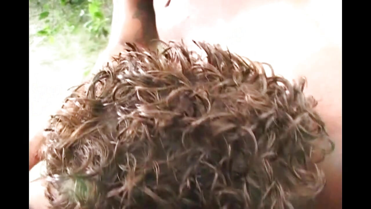 Muscular guys fuck each other