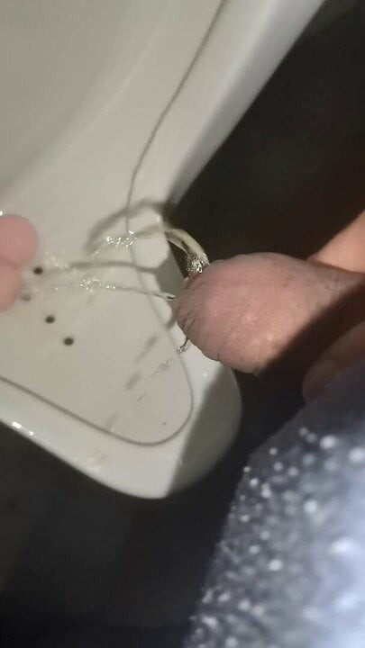 Aj low piss