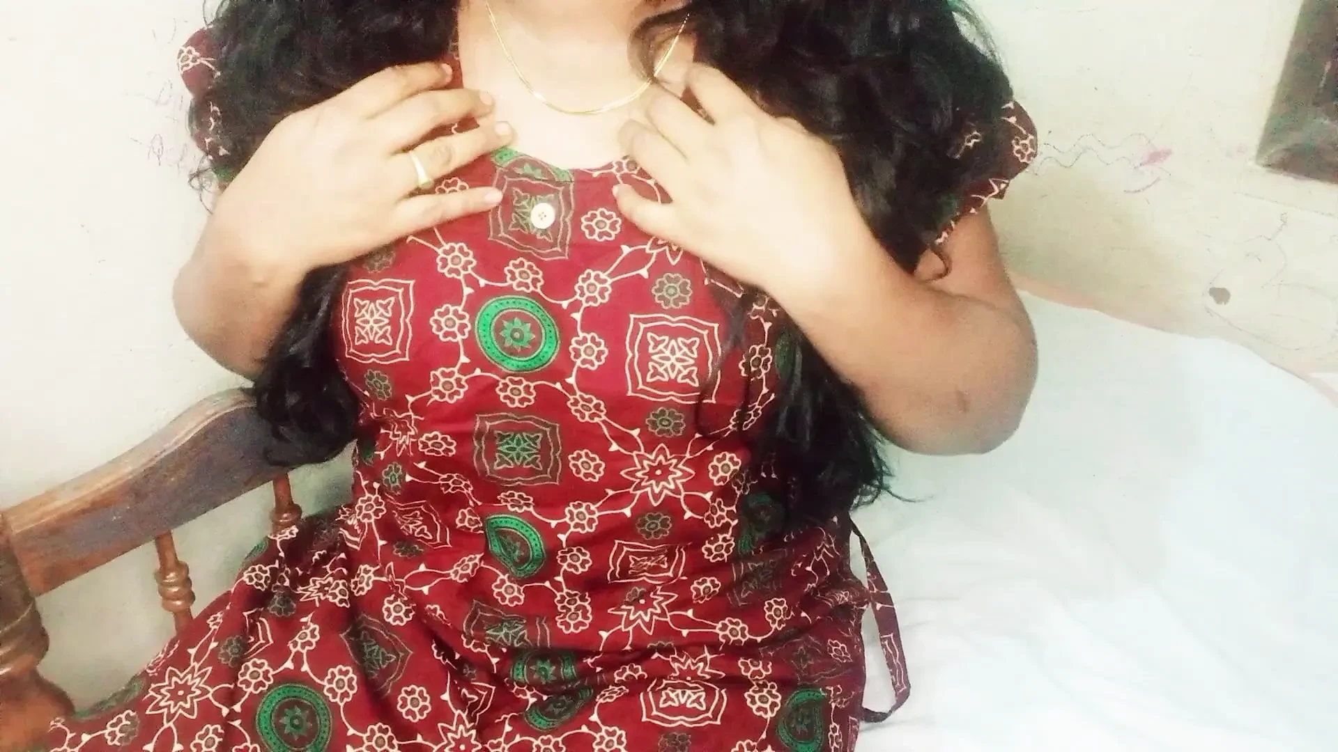 Awek comel Kerala melancap dalam bilik