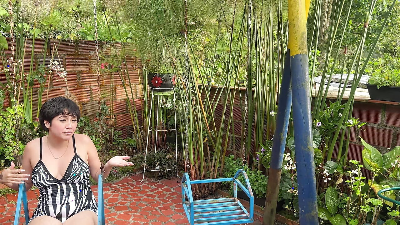 Mis Padrastros Contratan một Un Nuevo Jardinero, Tôi Encanta Como Se Ve Y Me Pongo Cachonda Hasta Terminar Follandomelo Duro.