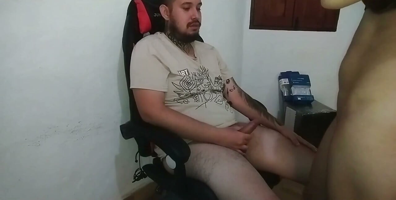 Une gameuse se fait baiser par un fan