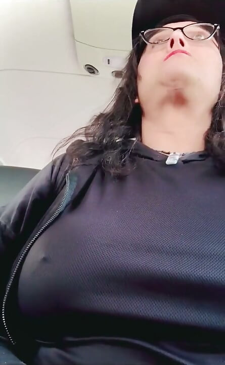 main kuchh mekap karne men saksham tha