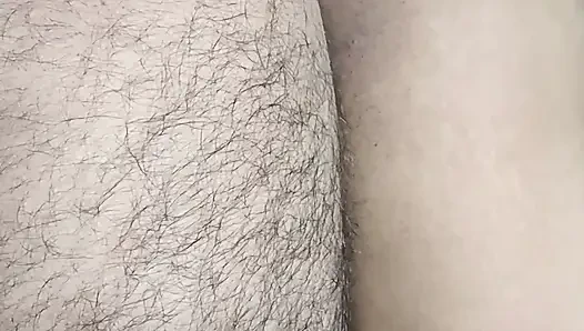 Dicker arsch gefickt, nachdem er den ganzen schwanz in den arsch aus der , begann zu schreien in Hindi audio doggystyle.