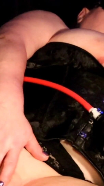 Fängslande ögonblick från "Att pumpa min bbw fyllig saftig fitta gör mig orgasm så mycket"