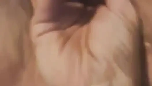 Suami fingering lubang pantat istrinya sambil ngusap itilnya