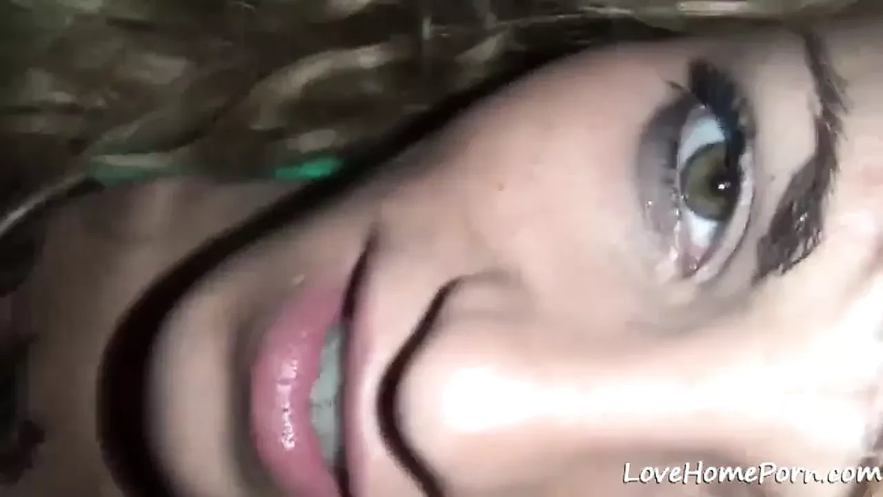 吃他的鸡巴并被干她的菊花