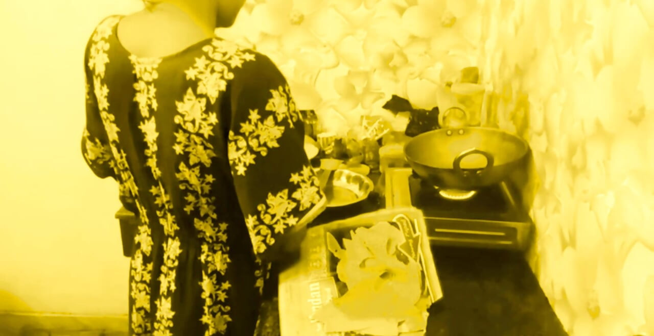 Busty MILF Desi Bhabi Has No Idea Her young Devar see Secretly in the kitchen room.