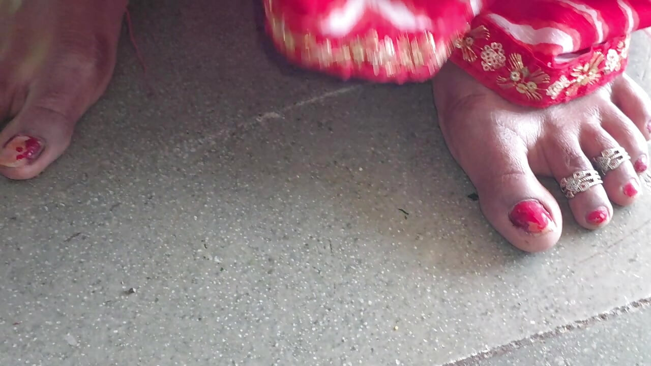 Babi bathroom mein naane gayi