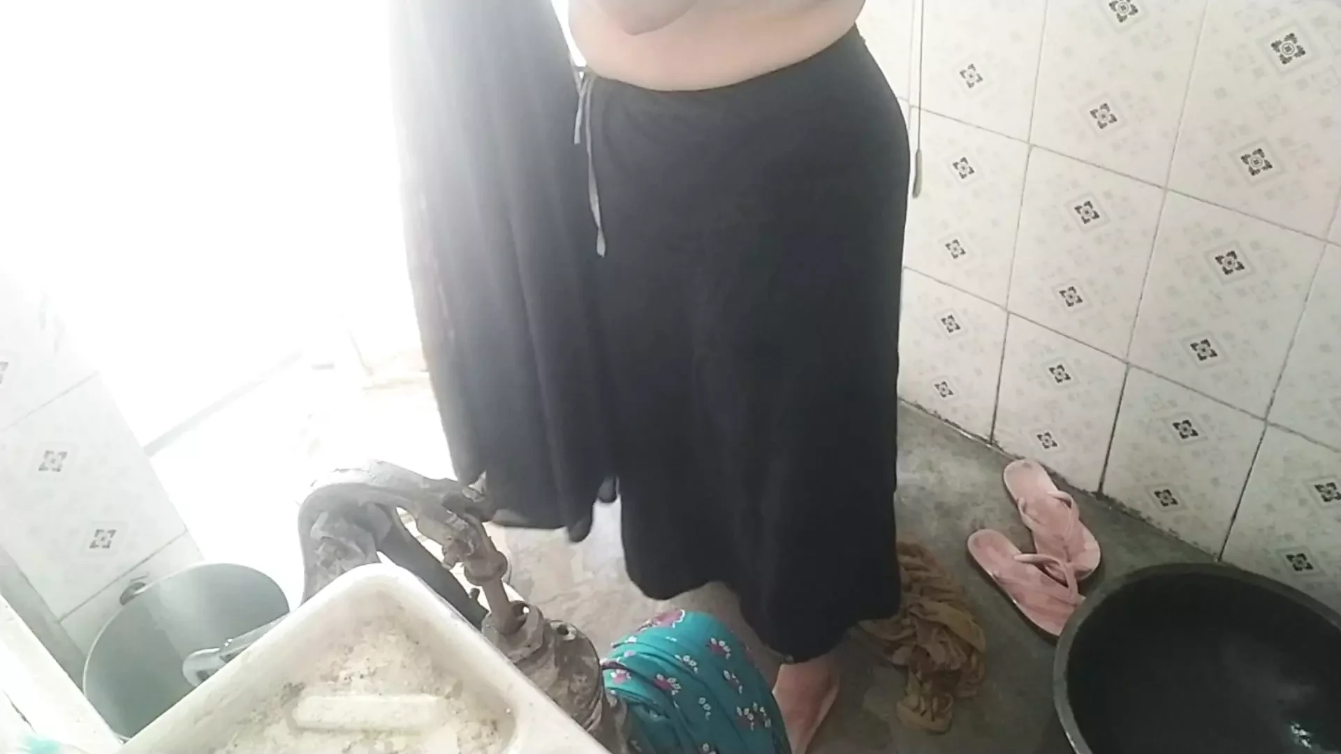 Bath sho khula desi bhabhi