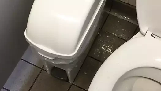 işemek at the uni wc