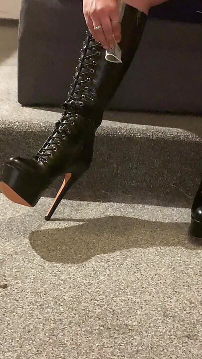 Svrši mi po cijelim čizmama