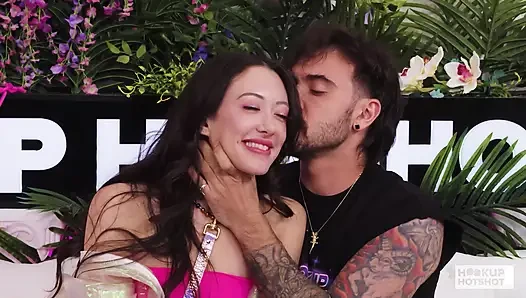 Horny Sage Hunter's Pussy Is Licked and Fucked by Nade!