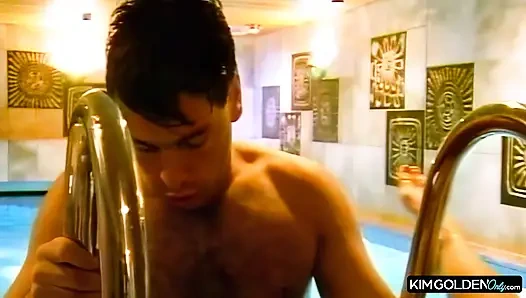 Heisse Pool-Orgie mit oralen Freuden