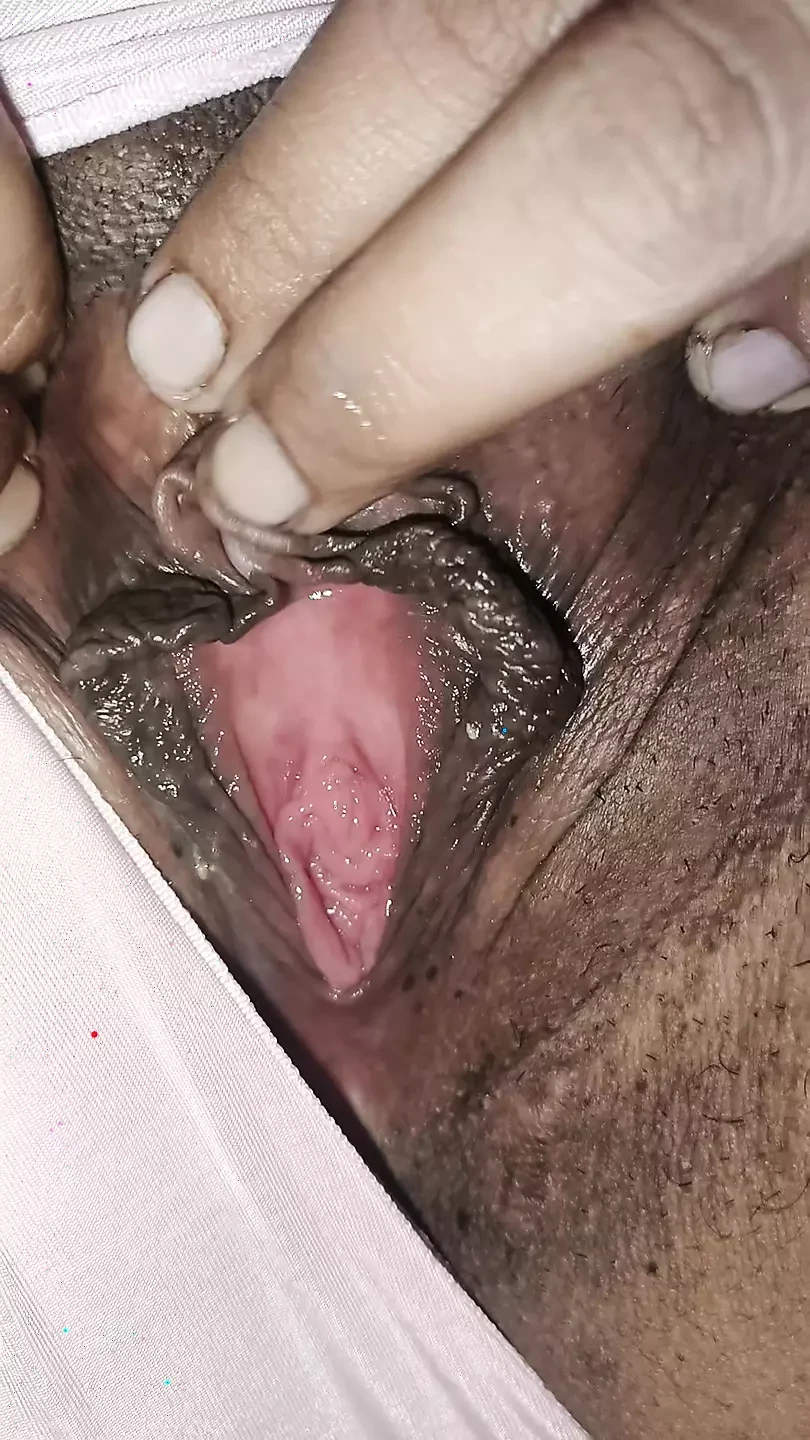 Excited student showed her young wet pussy and brought her to orgasm – LuxuryOrgasm