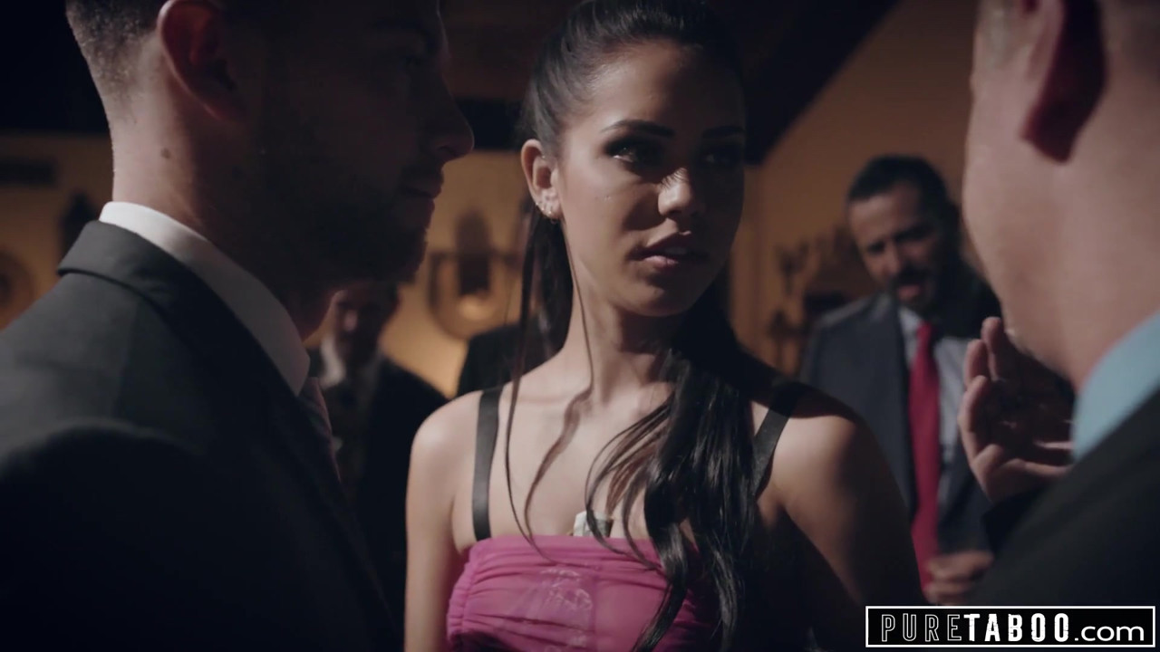 純粋なタブー痴女がビジネスマンに屈辱-公共ファック