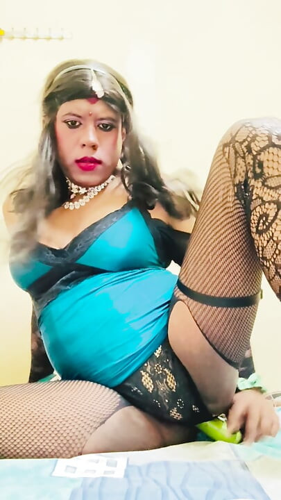 Desi tgirl Verronika69 Desi Bottle Gourd Ass Insertion Boquete Ride XXX