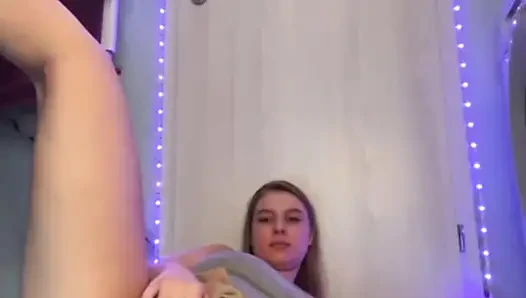 Fingering pussy and bouncing huge natural tits jucielussie