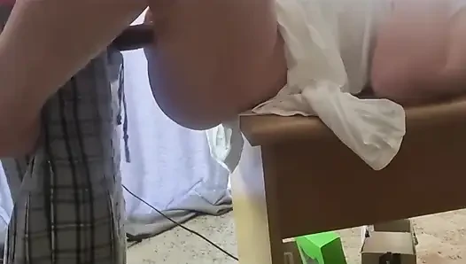 Yakın çekim ofis masası sikişi