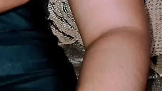 Sumi si istri hot digodain untuk ngentot memeknya habis-habisan