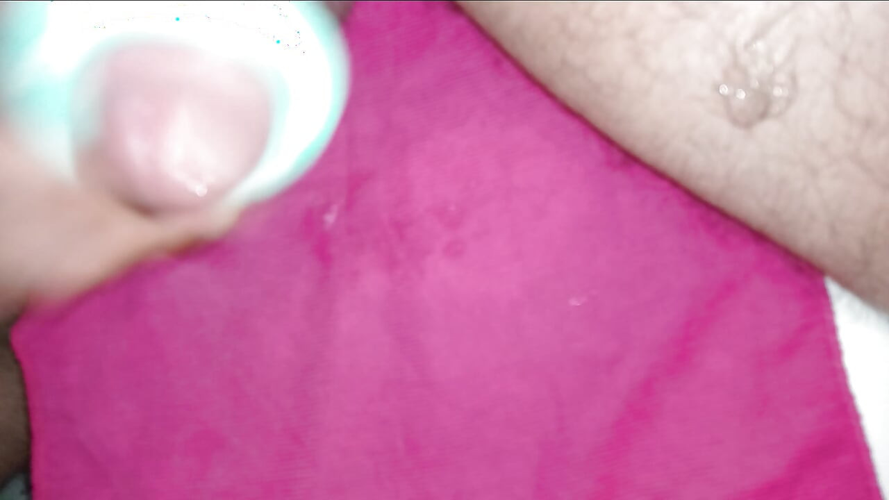 תראה את הזרע של הגבר הנאה