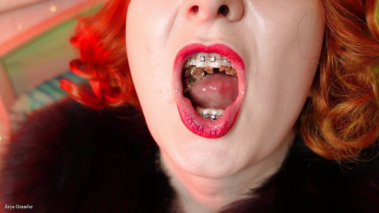 Giantess Devour fetiche vídeo - comendo lentamente homem do chocolate - seduz e conversa suja