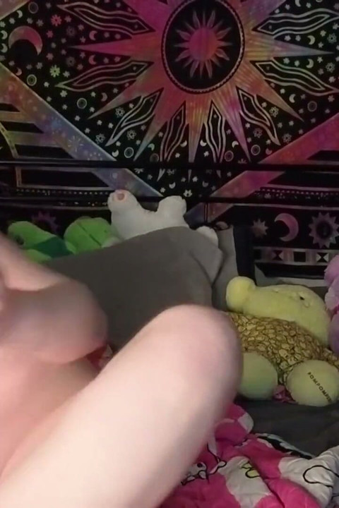 Lori Fucking Themself Live on Cam