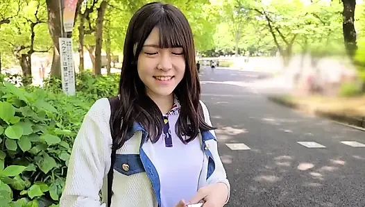 Bagian 1: cewek cantik yang baru dipilih terbangun dengan ciuman perancis yang intens!