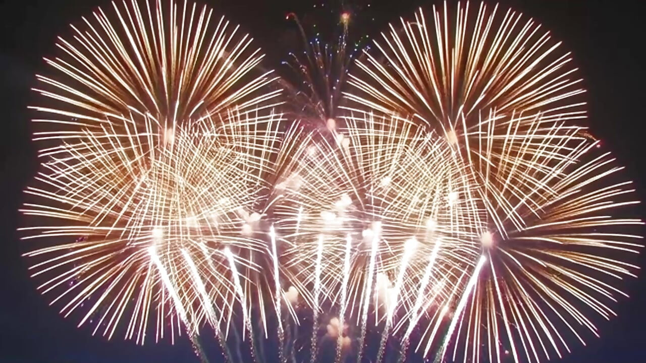 CELEBRAÇÃO QUENTE DO ANO NOVO DE 2026 COM ADAMANDEVE E LUPO