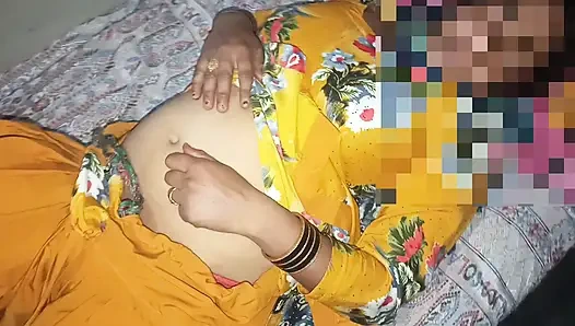 Индийская новоявленная пара хардкорная любовь и секс, полная прелюдия фантазия, сексуальный и сенсационный хардкорный трах с лизанием большого члена