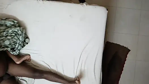 Часть - 1... Бхабхи Devar занимается сексом в комнате