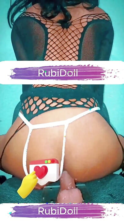 Rubidoll Fahişesi, Web Kamerasının Önünde Dildosuyla Oynamayı Çok Seviyor