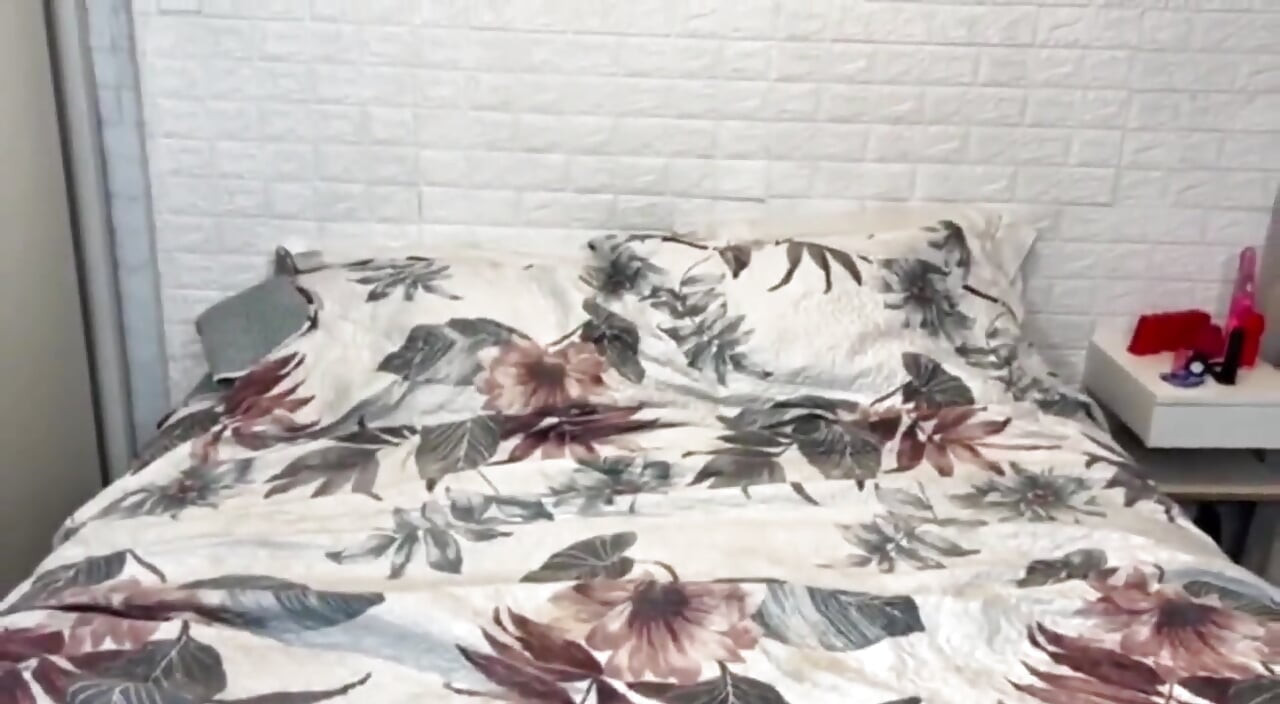 Lesbensex mit meiner stieftochter: Ich probiere alle Vibratoren für mehrere orgasmen aus