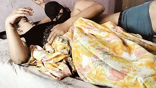 Sherni kalın bir yarak ve büyük bir döl için susuzluklarını tutamıyor