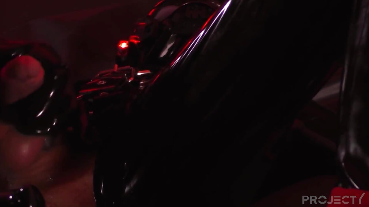 Rubber drone on the fuck machine